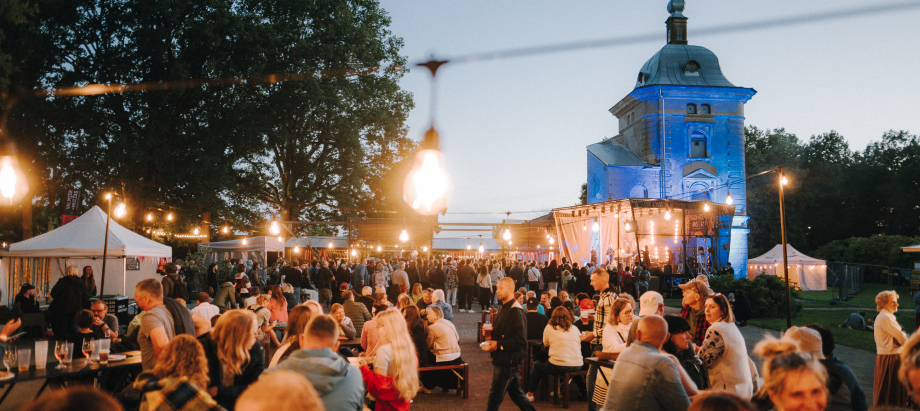 Lustes un izdarības visai ģimenei Valmiermuižas etnomūzikas festivālā 2026