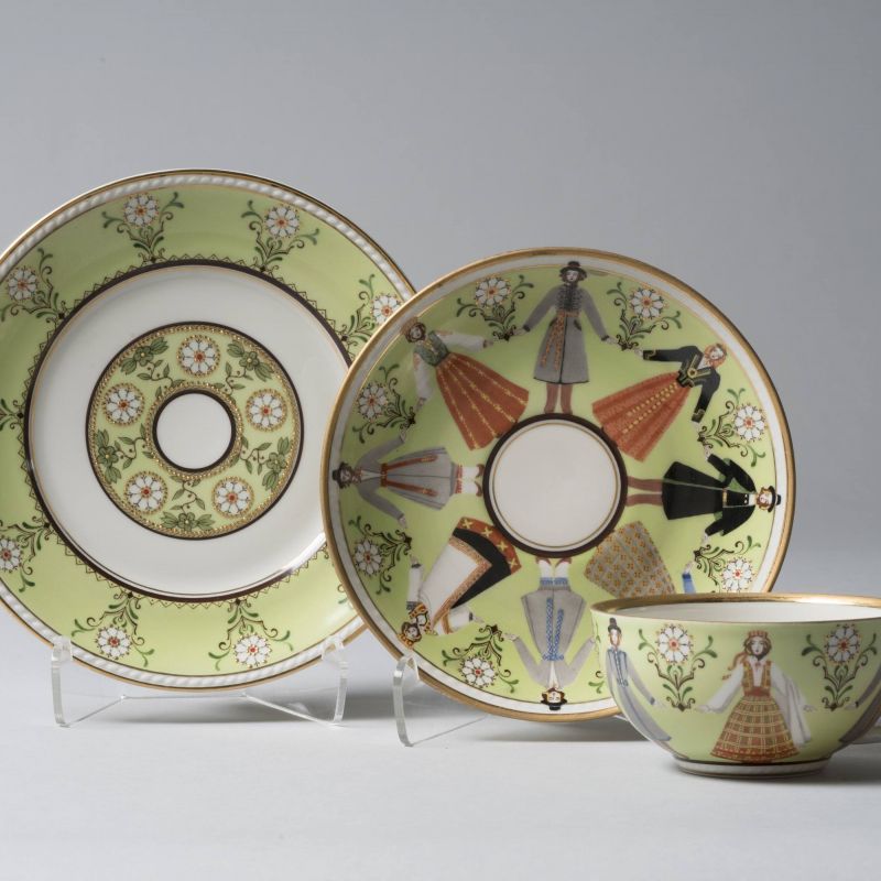 Vasaras mēnešos Rīgas Porcelāna muzejā būs skatāma krājuma izstāde “Rakstu rakstiem izrakstīts” – tautiskais motīvs Rīgas porcelānā
