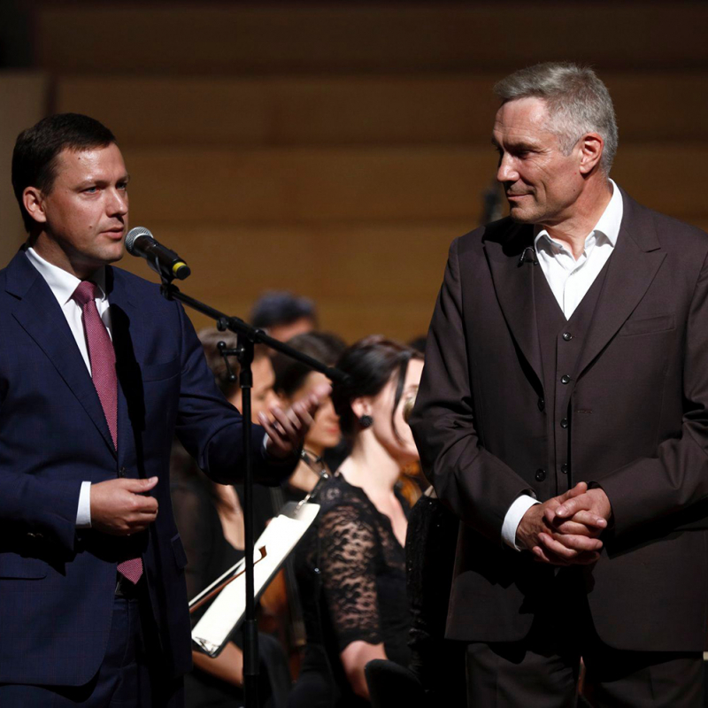 Koncertzāle “Cēsis” krāšņi nosvin piekto jubileju. FOTO