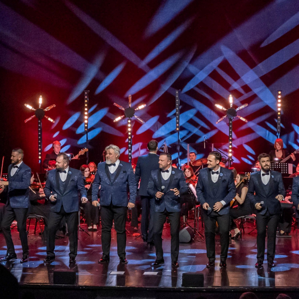 Rīgā, Valmierā un Daugavpilī izskanēs grandiozi koncerti “10 Tenors” ar simfonisko orķestri