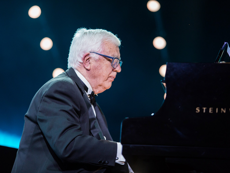 Ar krāšņu Raimonda Paula koncertu atklāj 2019. gada vasaras sezonu. FOTO