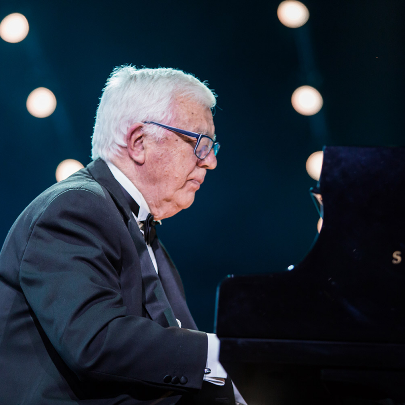 Ar krāšņu Raimonda Paula koncertu atklāj 2019. gada vasaras sezonu. FOTO