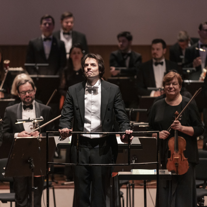 Pie LNSO pults atgriežas franču diriģents Žiljēns Masmondē