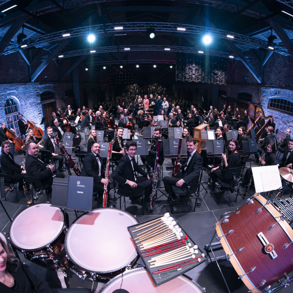 Rīgas Kongresu namā LNSO aicina uz koncertu “Simfoniskais hits ar Goran Gora. Urbānā simfonija un hiphopa deja”