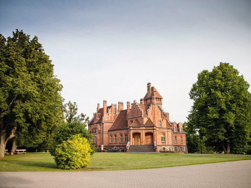 Jaunmoku pilī norisināsies “Sarunu šovs “Krauze pret Krauzi” – otrā sezona”