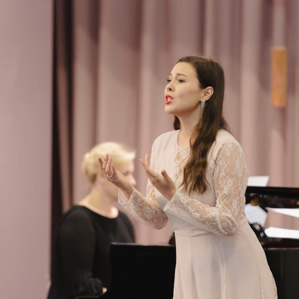 “Itāļu operas pērles”: jaunie operas mākslinieki aicina uz koncertu Vecrīgā
