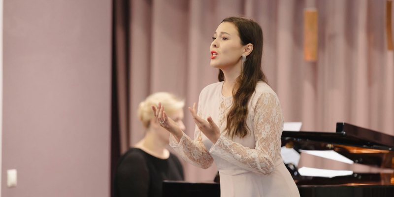 “Itāļu operas pērles”: jaunie operas mākslinieki aicina uz koncertu Vecrīgā