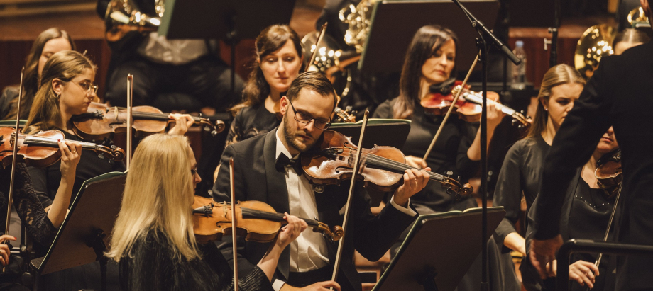 Ar Bēthovena un Bartoka mūziku Liepājas Simfoniskais orķestris iesāks jauno gadu “Lielajā dzintarā”