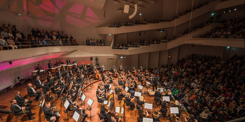 145. koncertsezonu LSO noslēgs ar Andra Dzenīša Dienvidu koncertu metāla sitaminstrumentiem