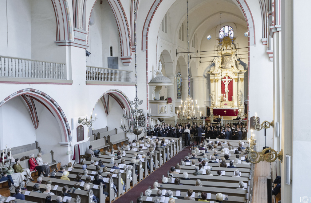 Orķestris “Rīga” un VAK “Latvija" aicina uz koncertu Sv.Jāņa baznīcā