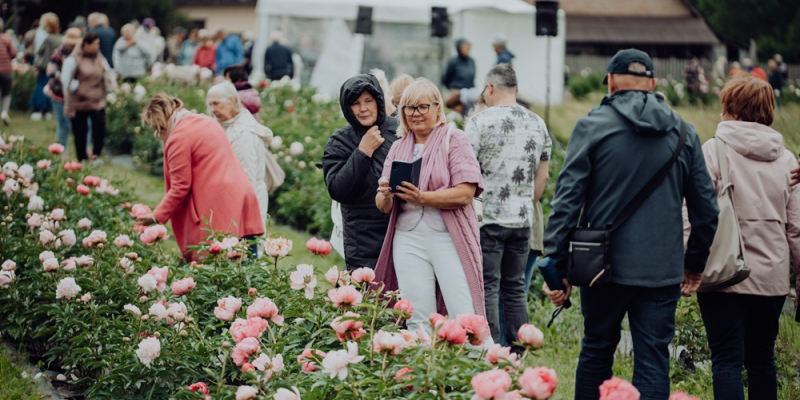 Sestdien Peoniju svētki vasaras melodijās ar Žoržu Siksnu