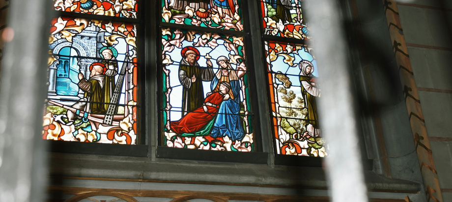 JVLMA Vokālās katedras studenti aicina uz koncertu “Vitrāžu mirdzumā” Mazajā ģildē