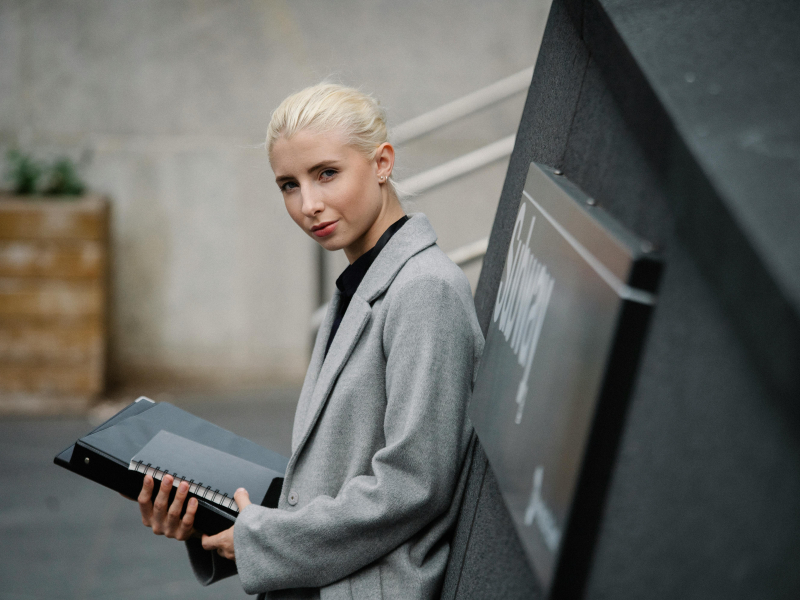 Pētījums: personīgie kontakti joprojām efektīvāki par darba portāliem