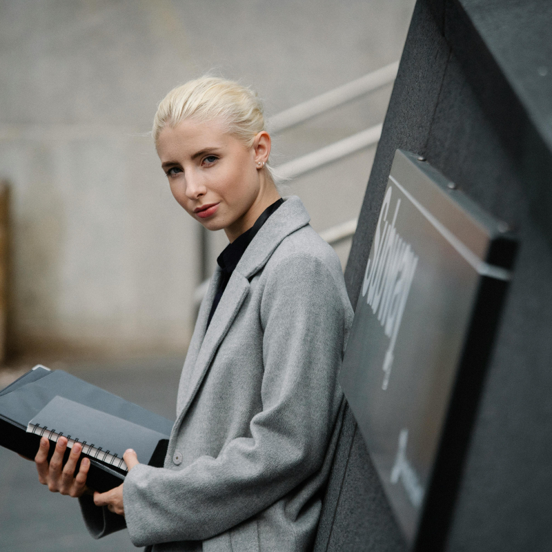 Pētījums: personīgie kontakti joprojām efektīvāki par darba portāliem