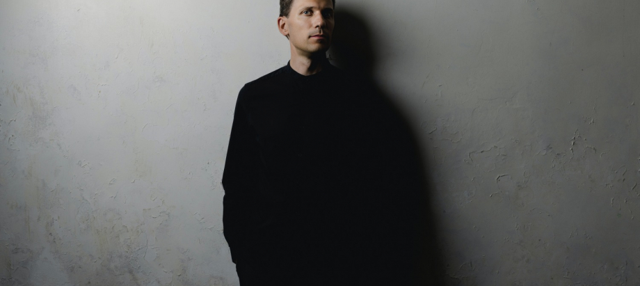 Pianists Reinis Zariņš izdod jaunu albumu “AREFA”, kas veltīts Arvo Perta mūzikai