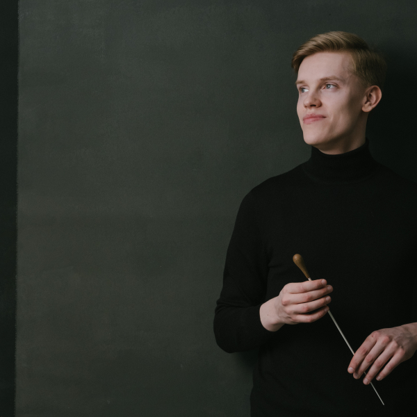 Kristians Sallinens atgriežas pie LNSO pults ar Bēthovena Piektās simfonijas lasījumu