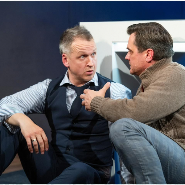 Papildizrāde Intara Rešetina-Pētersona komēdijai “Uz visu banku!” kinoteātrī “Splendid Palace”