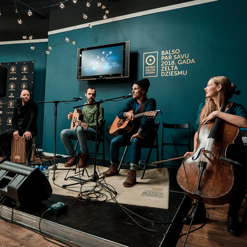 Tikšanās ar "Origo Zelta dziesma 2018" nominantiem – grupu “The Sound Poets”. FOTO